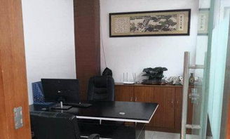 华邦国际东厦120平办公室出租 附办公桌椅与隔断，拎包即用